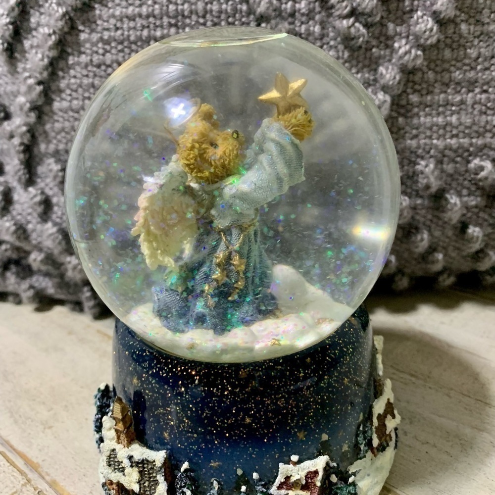 ❤️Hallmark Precious Moments Angel Bear Snow Globe - Picture 2 of 9